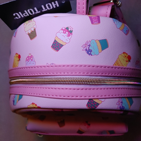 BNWT Loungefly Princess AOP Ice cream Bag (SOLD) - Picture 2 of 6